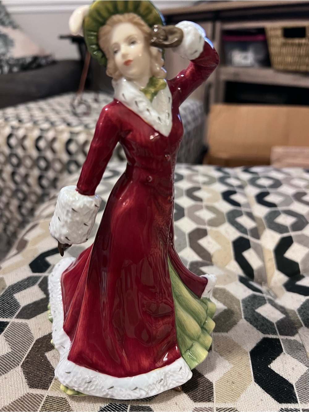 Royal Doulton Winter Romance HN5435 Christmas 2011 Petite Figurine